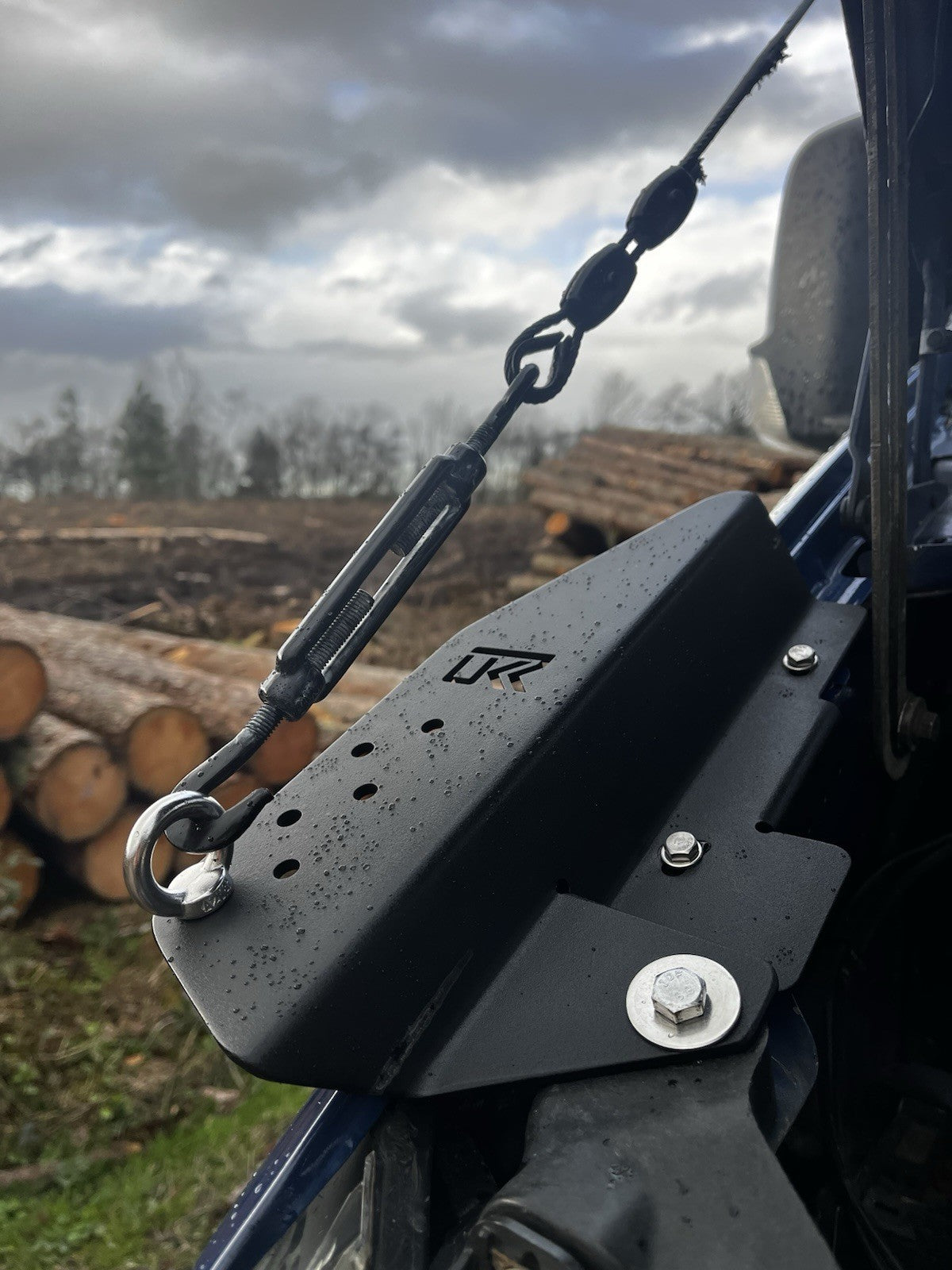 W906 Bush wire mounts