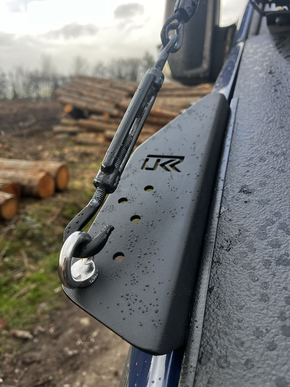 W906 Bush wire mounts