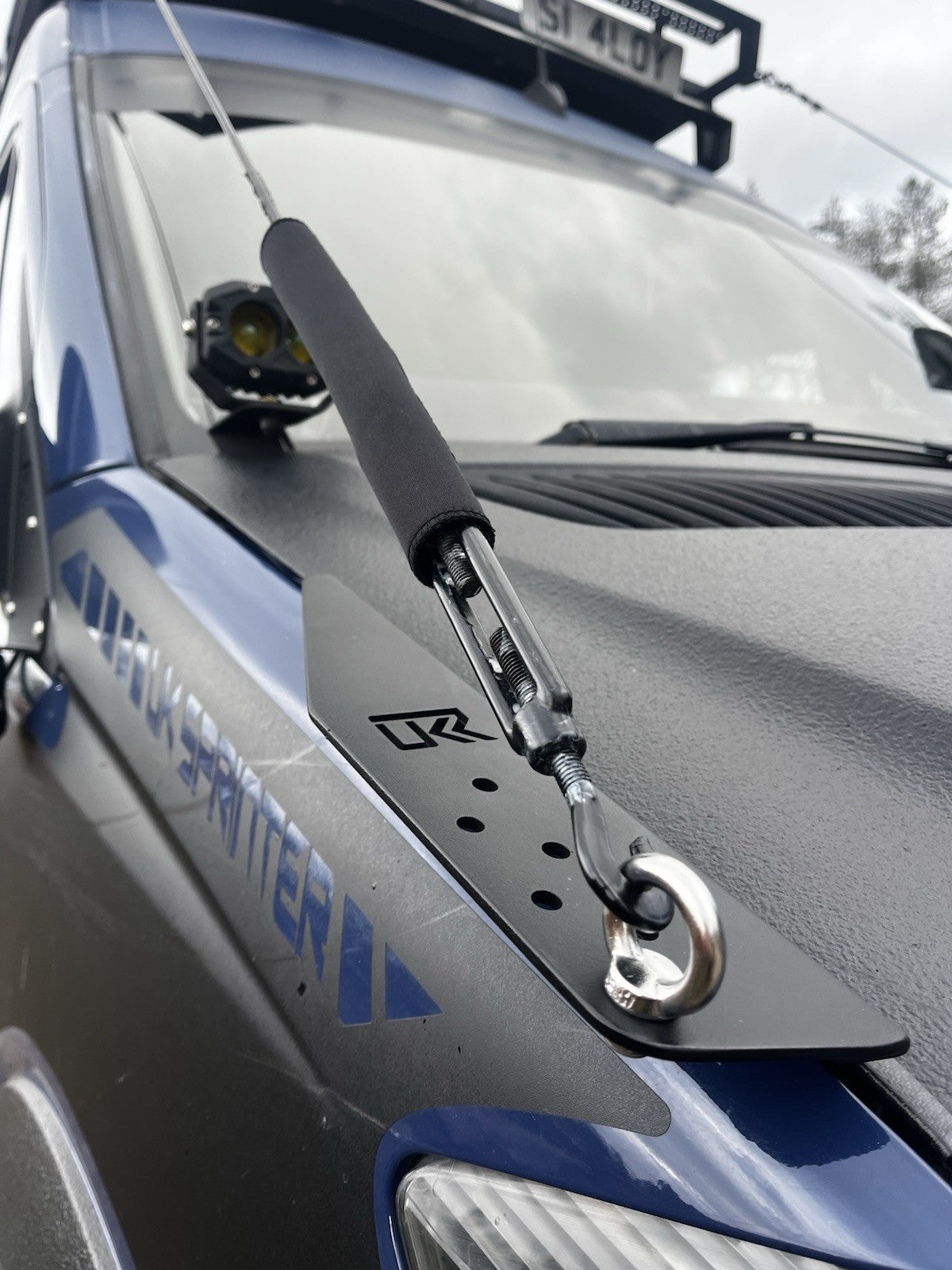 W906 Bush wire mounts